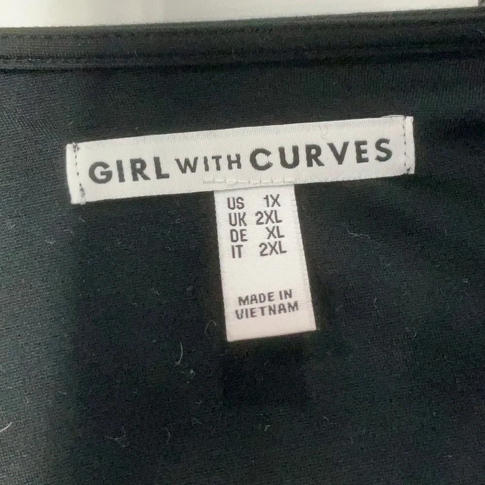 Chic Black Wrap Blouse 1X - Picture 5 of 6